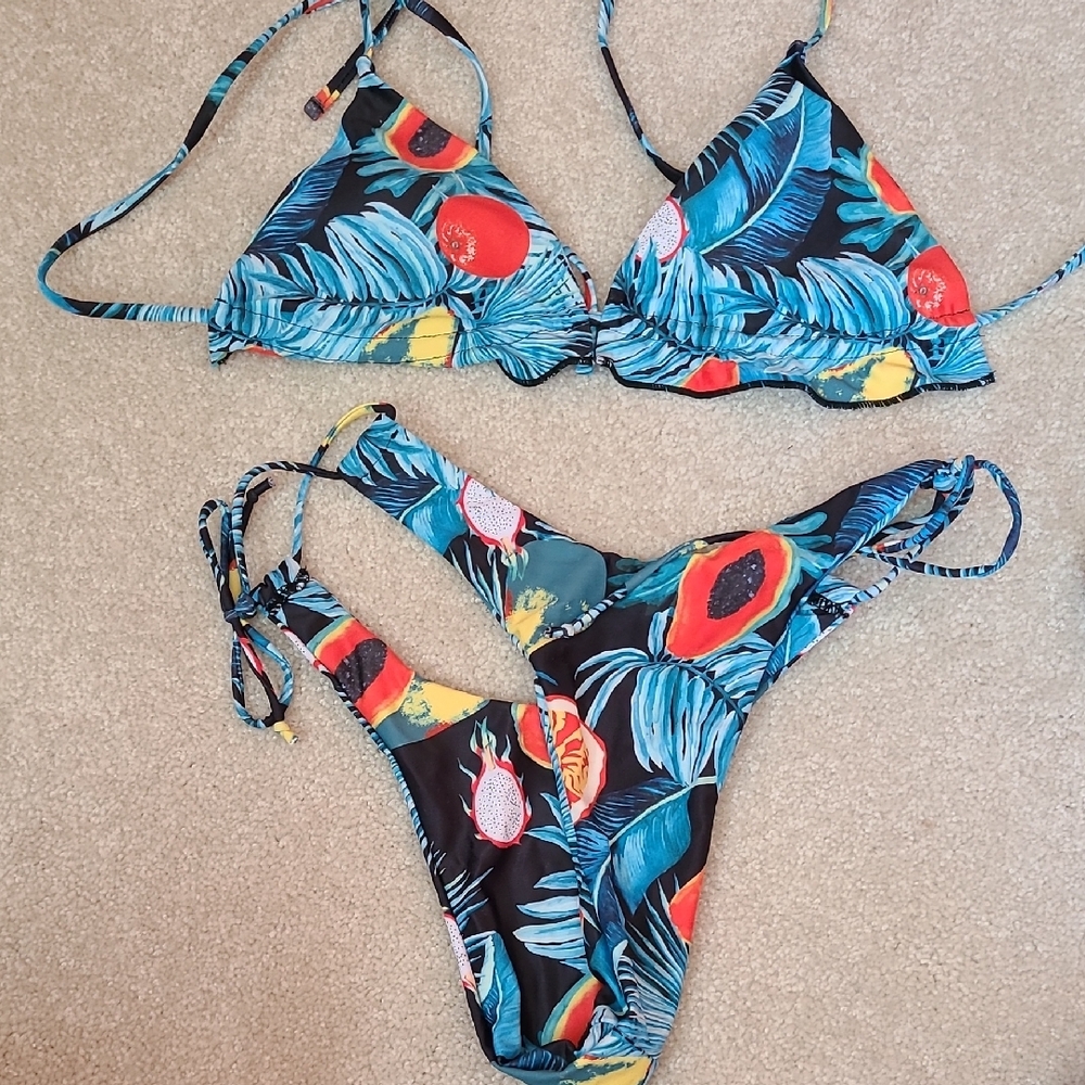 Colorful Bikini Set Collection - Picture 2 of 9